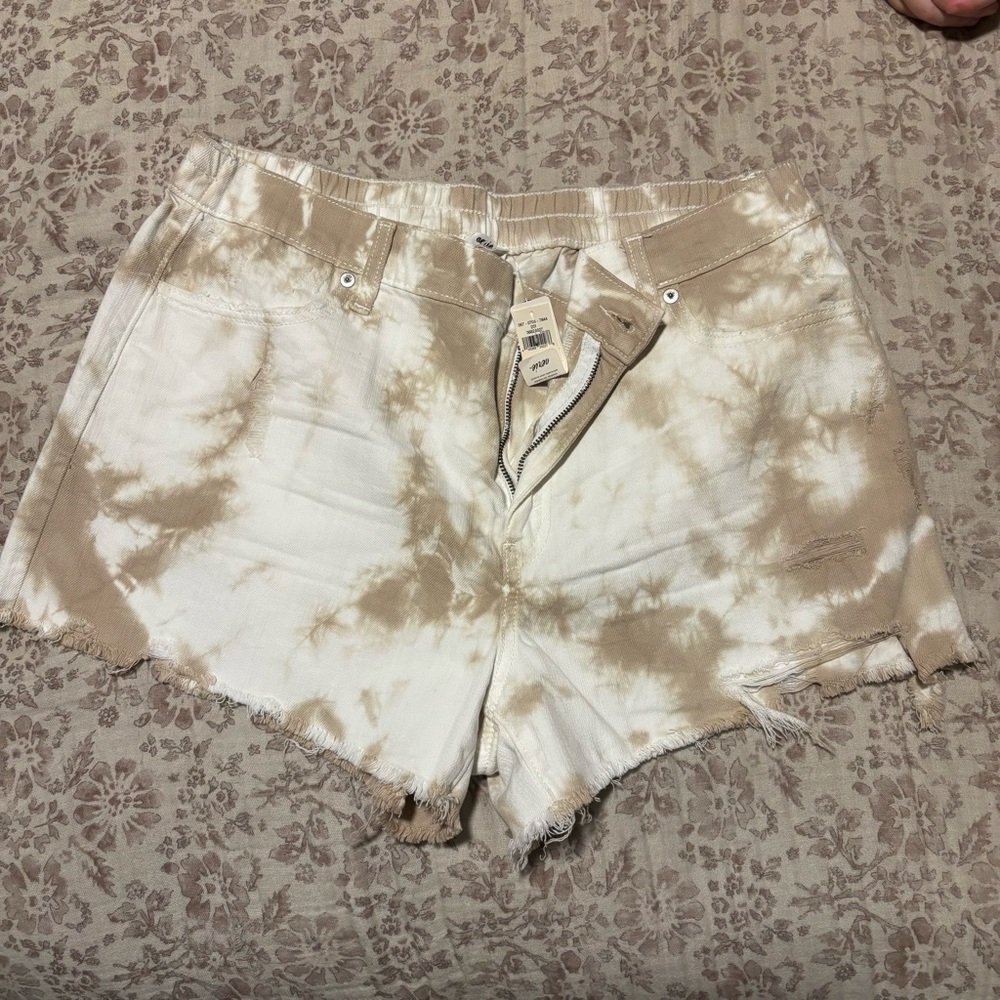 Aerie Tie-Dye Jean Shorts in Cream and Tan